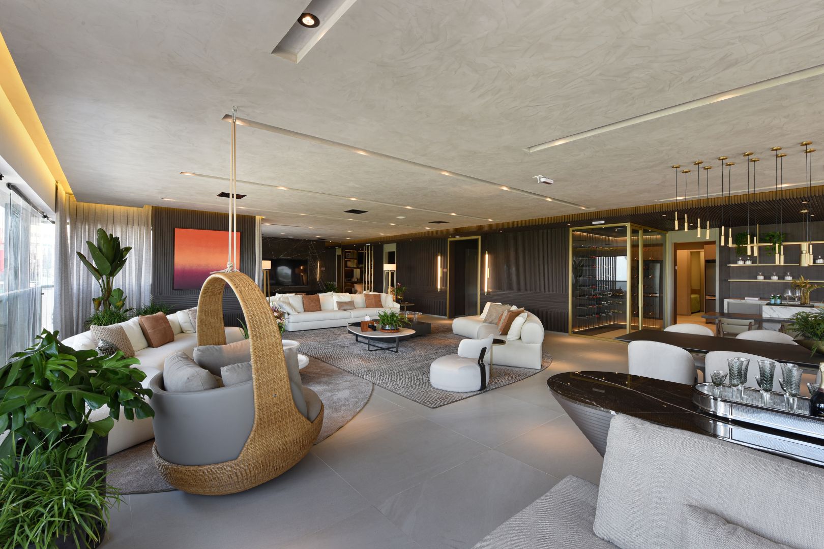 Os ambientes sociais convidam para o encontro com mobiliário orgânico